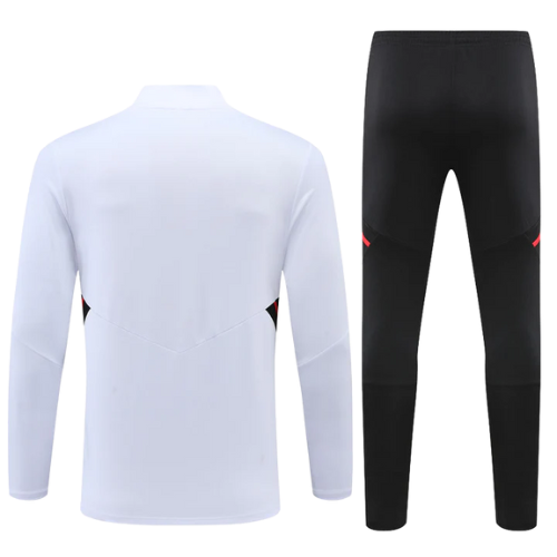 KIT CHAQUETA BLANCA + CHÁNDAL BAYERN MONACO 2022/23