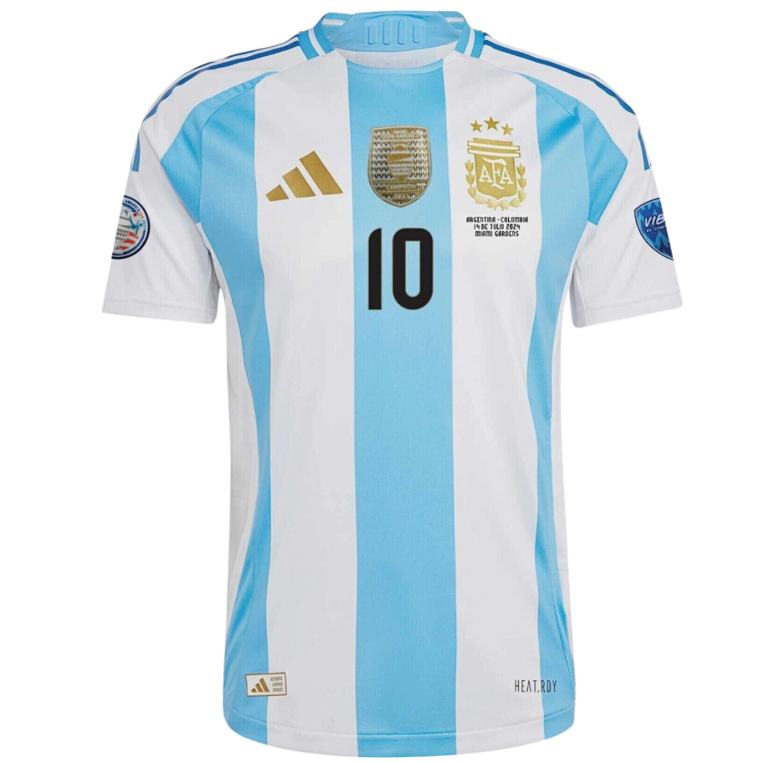 CAMISETA ARGENTINA HOME AMERICA CUP CHAMPIONS 2024/25 (NO INCLUYE EL NOMBRE Y EL NÚMERO DEL JUGADOR)