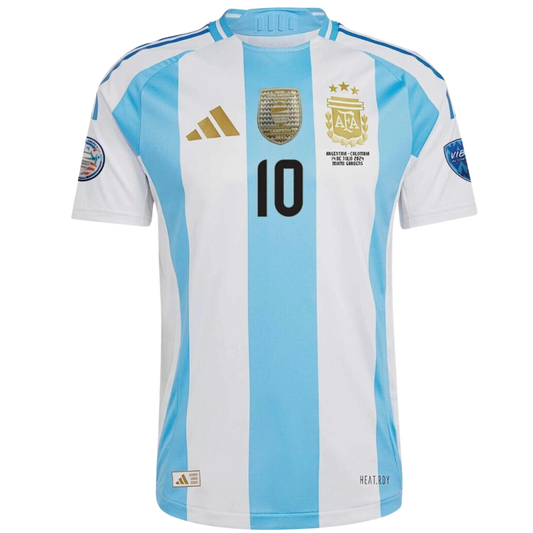 CAMISETA ARGENTINA HOME AMERICA CUP CHAMPIONS 2024/25 (NO INCLUYE EL NOMBRE Y EL NÚMERO DEL JUGADOR)